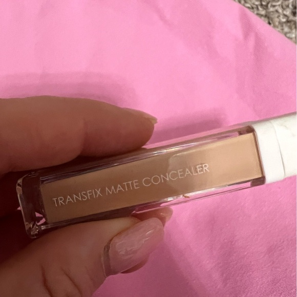 Natasha Denona Transfix Matte Concealer - Picture 2 of 3